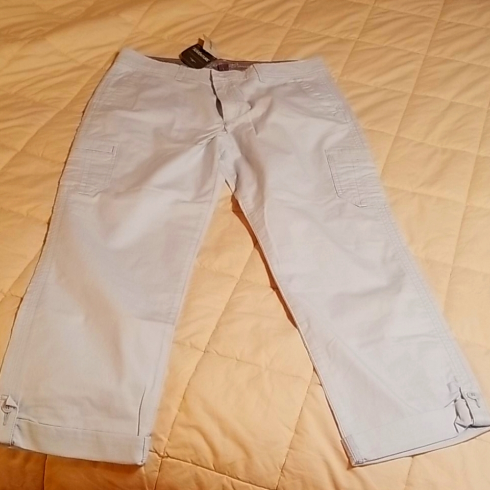 NWT Eddie Bouer capris, size 10